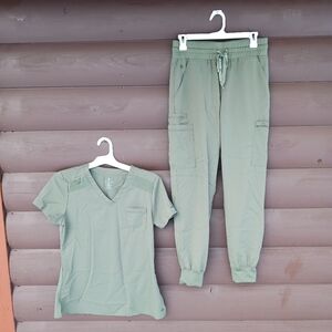 Med Couture Touch Scrubs  V-neck Top & Jogger Set Green Womens Sz Small